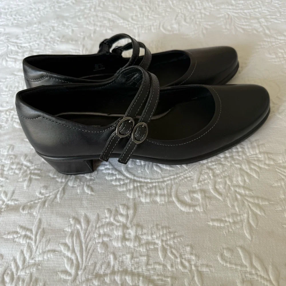 Ecco Black Pearl Mary Jane Strap shoes size US 8